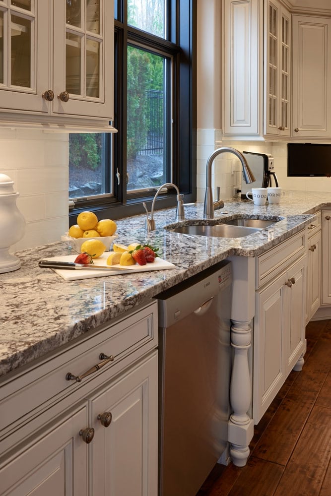 issaquah-kitchen-sink-faucet-detail