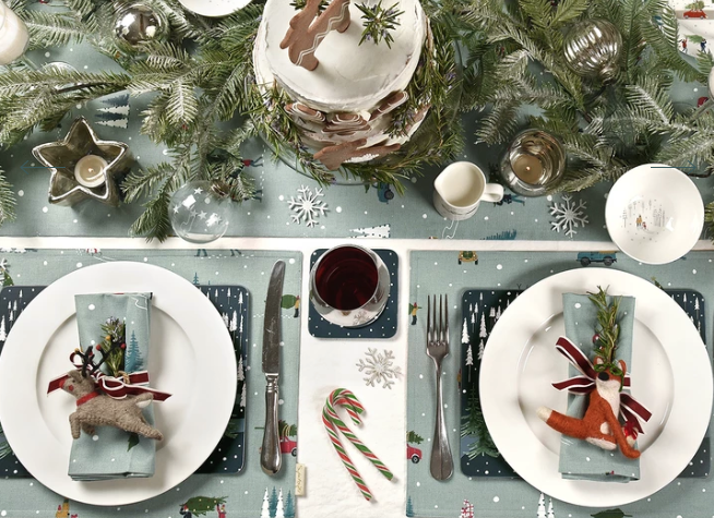 Merry Tablescapes