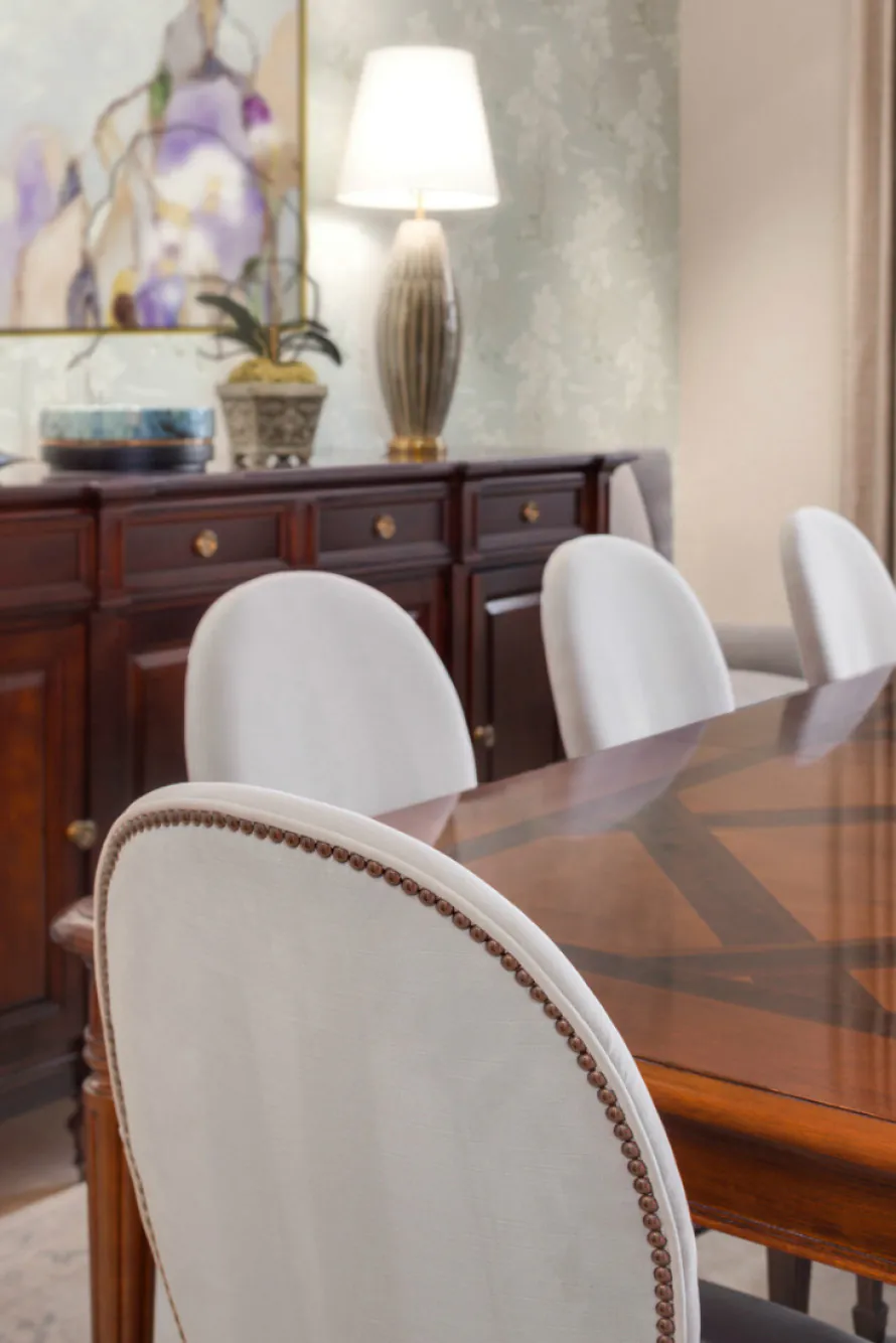 sammamish-wa-dining-table-chairs-michelle-yorke