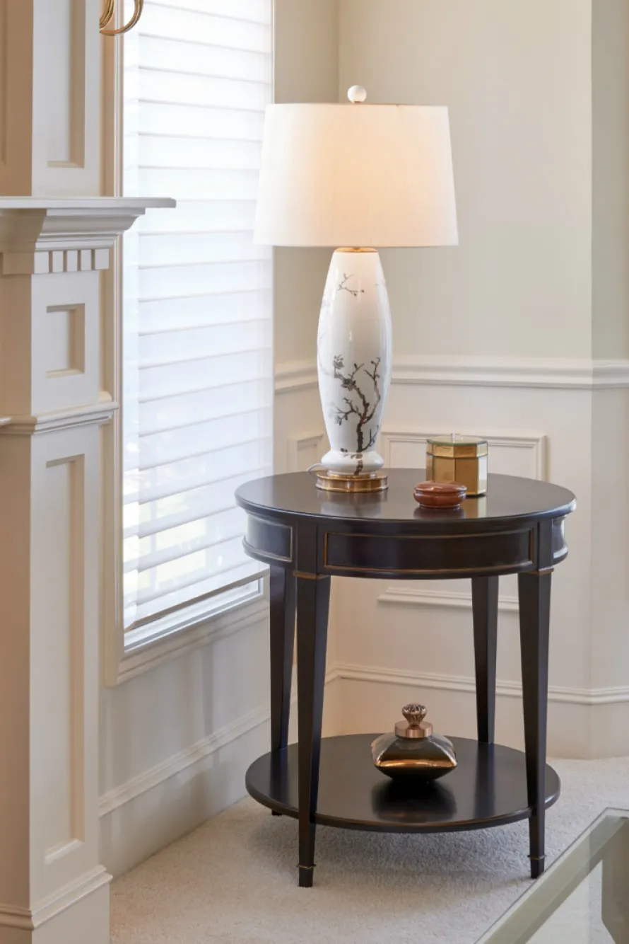 bellevue-wa-lamp-on-wooden-table-interior-design