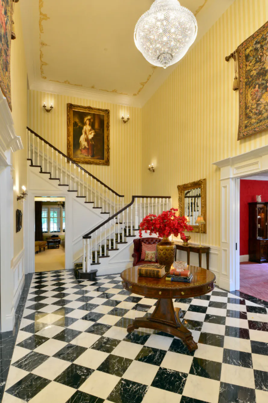 checkered-marble-floor-issaquah-wa-entry-way