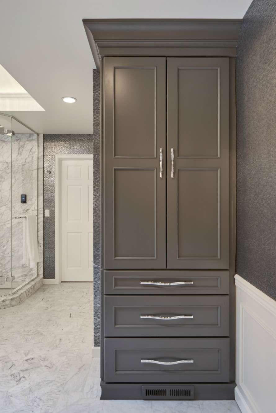 michelle-yorke-bathroom-linen-closet-design