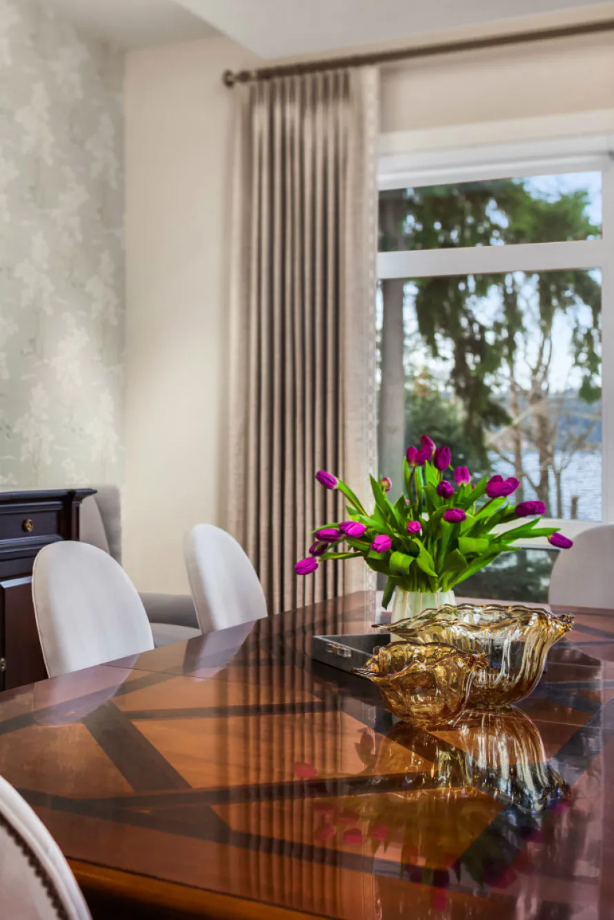 michelle-yorke-dining-table-interior-design