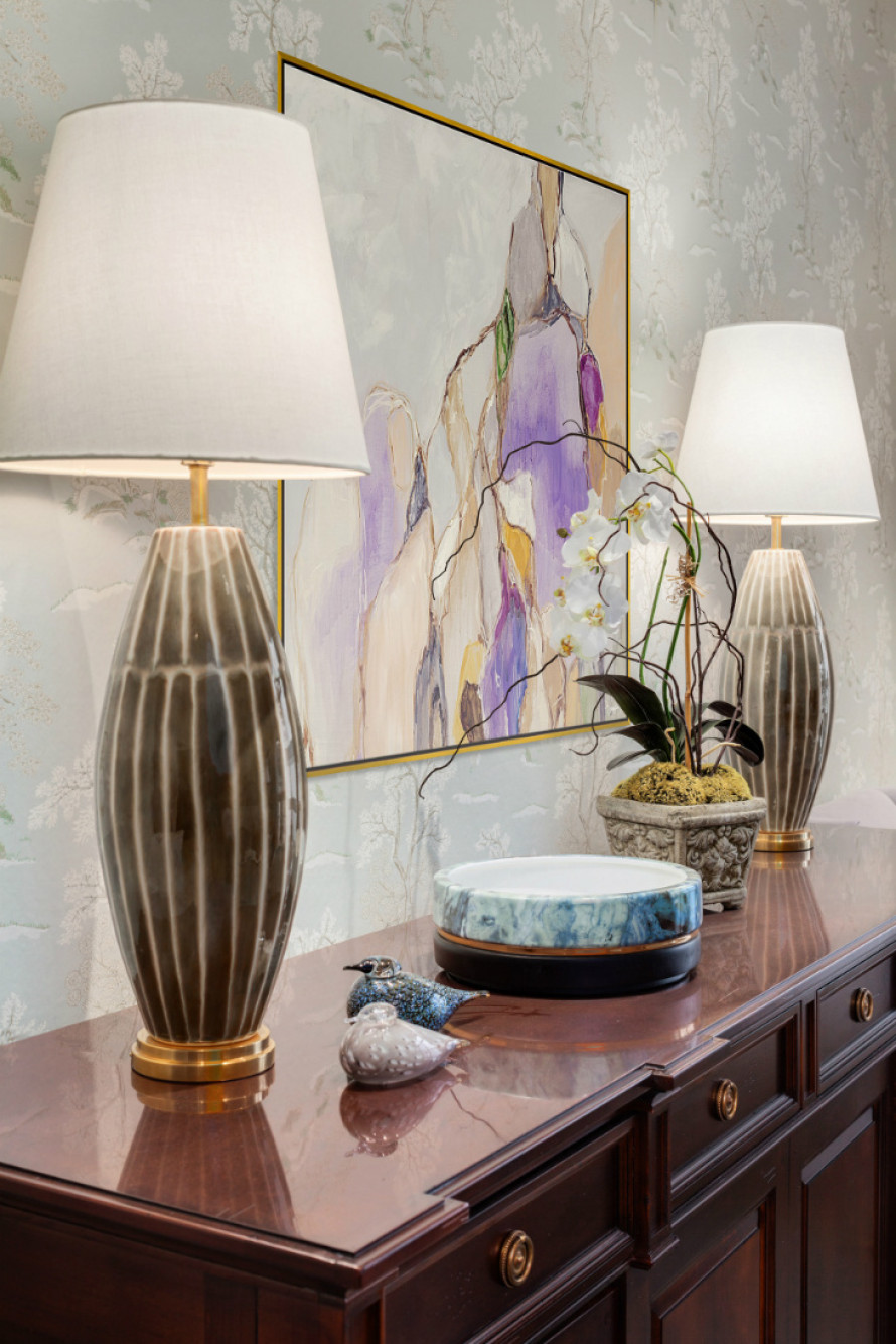 michelle-yorke-interior-design-dining-room-side-board-lamps