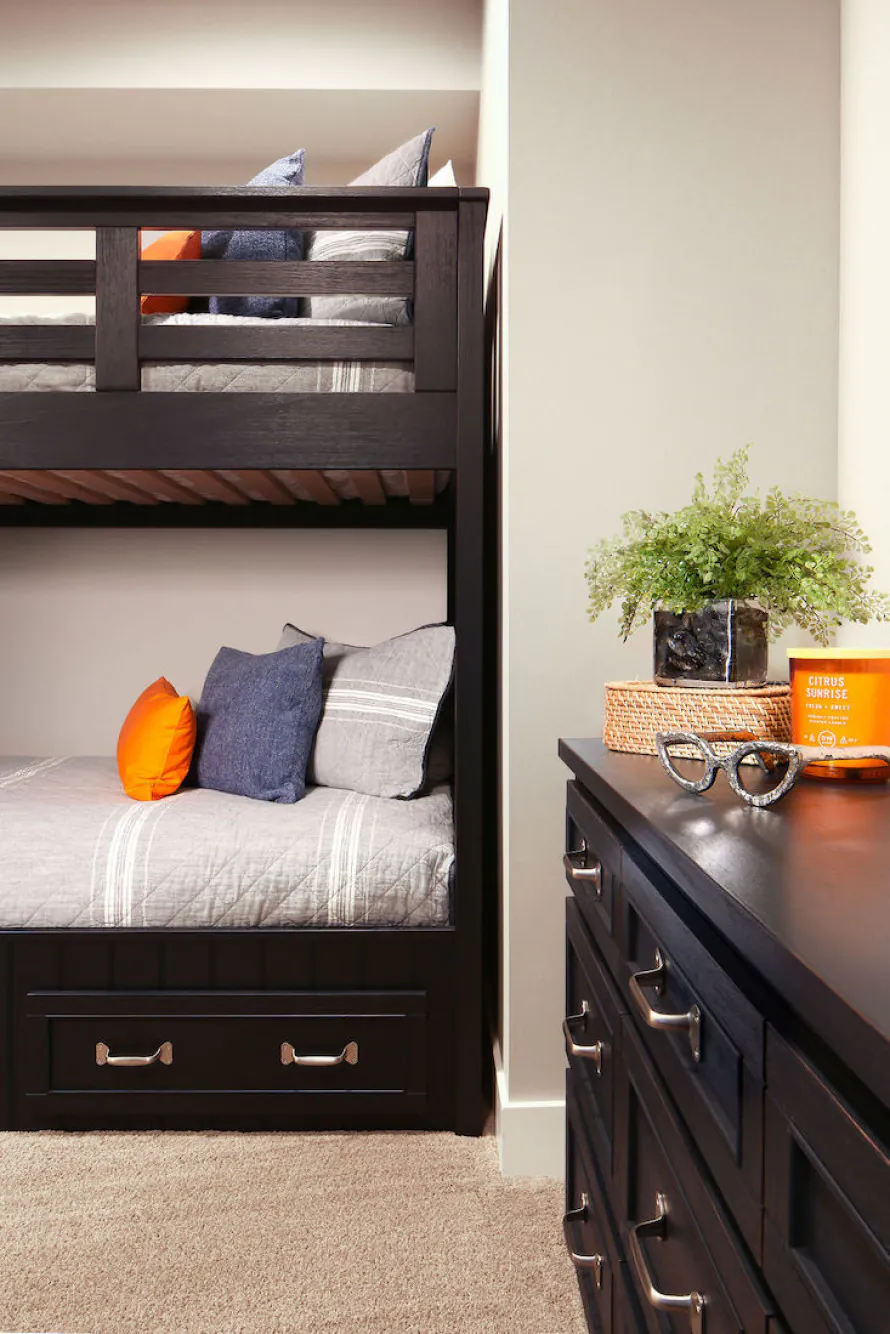 michelle-yorke-design-bedroom-bunk-beds