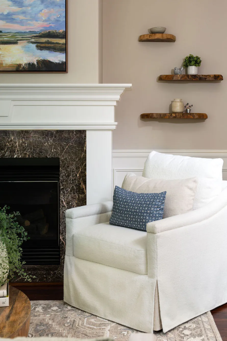 living-room-accent-chair-interior-design-floating-shelves