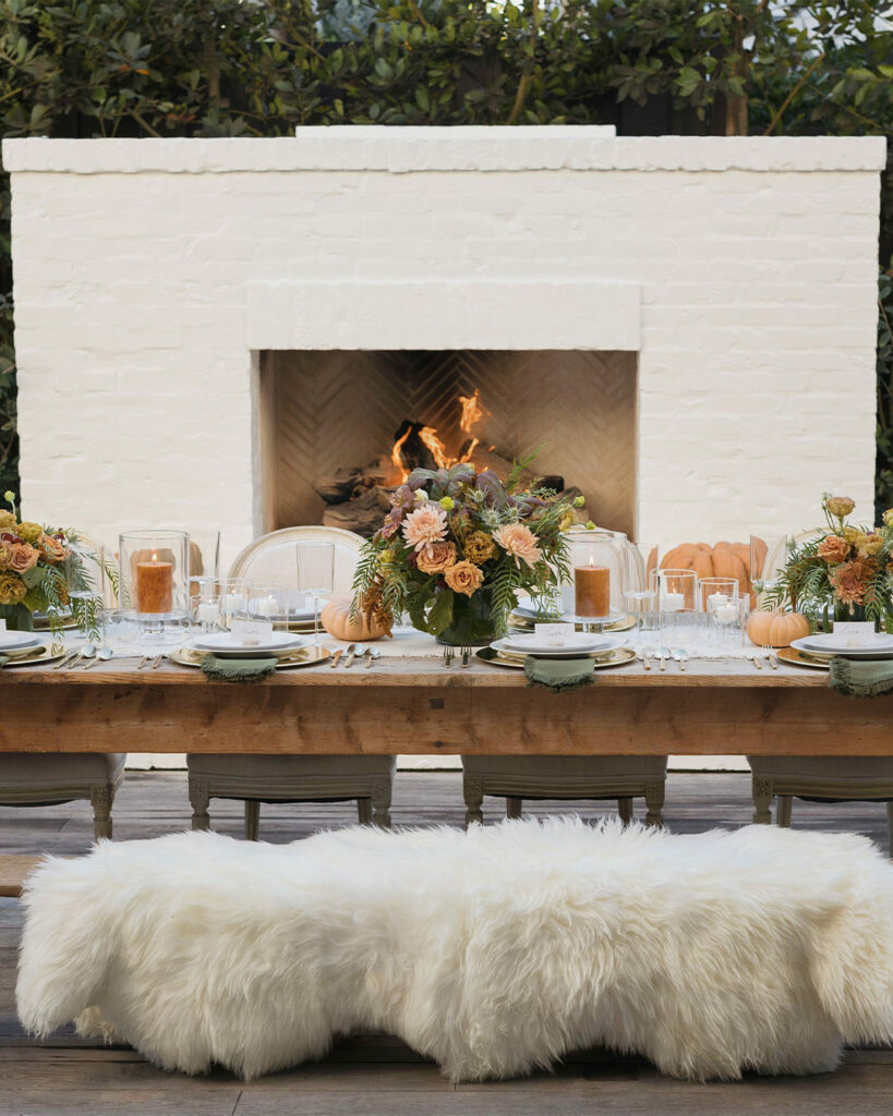 outdoor holiday table setting