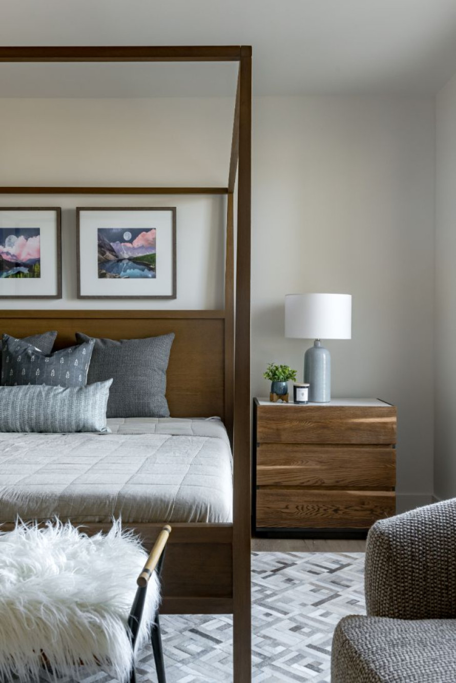 38-bedroom-table-wood-design