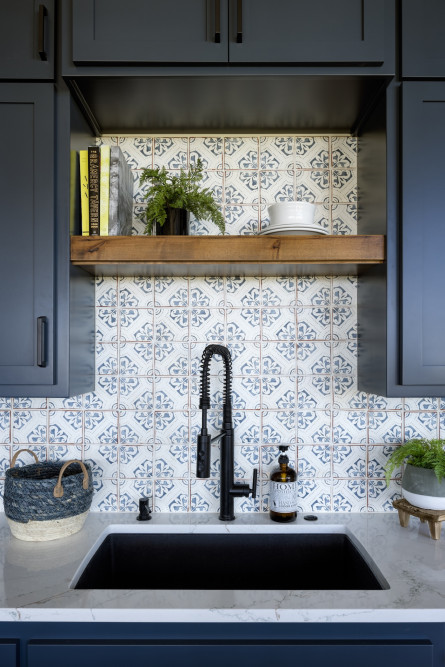 kitchen-tile-backsplash-wood-shelf-above-sink