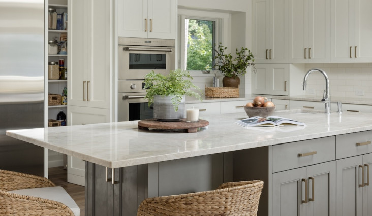 Kitchen Cabinet Paint Color Trends: Light vs. Dark Cabinets for Modern Kitchens